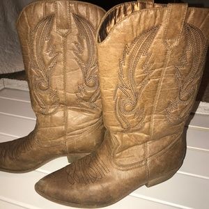 Tan Cowgirl Boots with slight heel